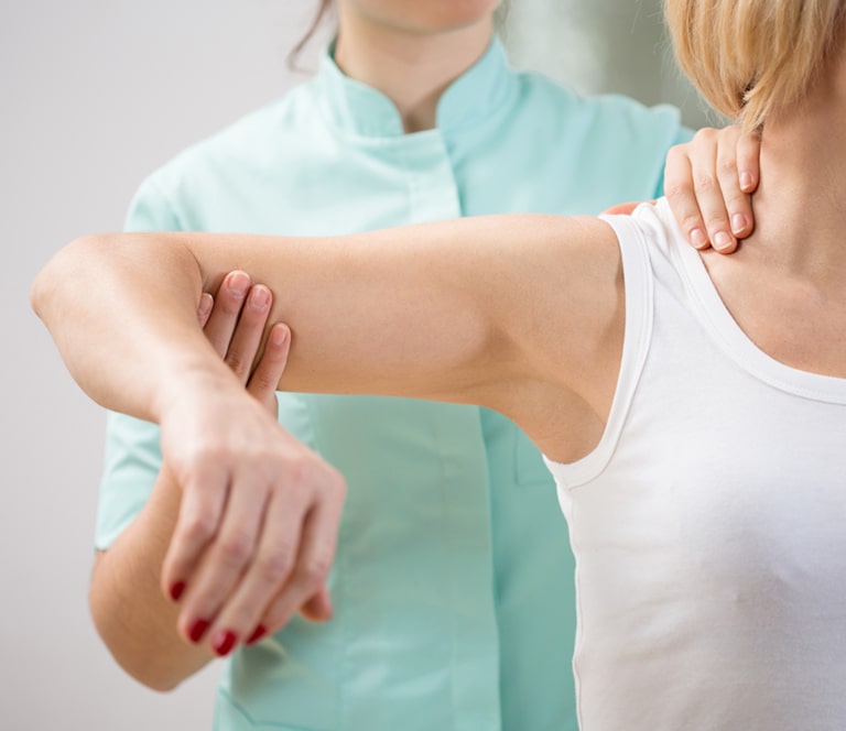 gestire-2 La fisioterapia, l’idroterapia e gli esercizi fisici (come lo stretching) sono utili in caso di dolore persistente alla schiena