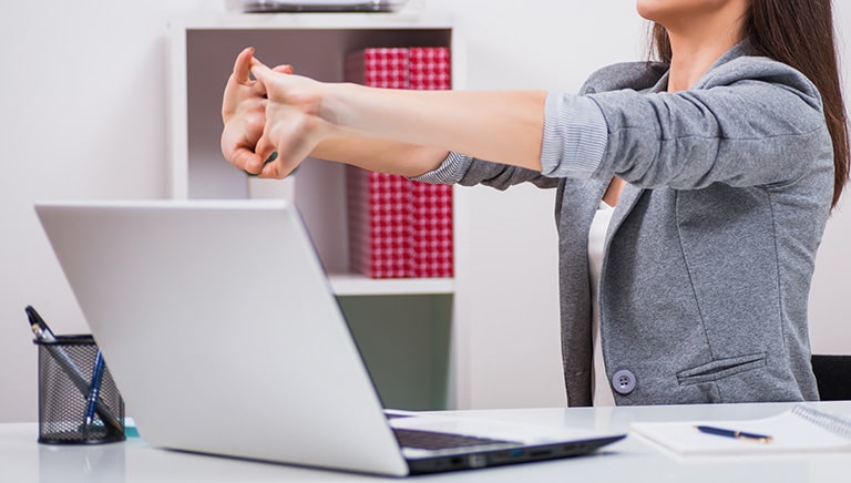 lo stretching è utile in caso di lavoro sedentario